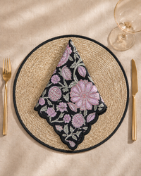 Spelt Shimmer Mats & Scalloped Napkins Set – Black