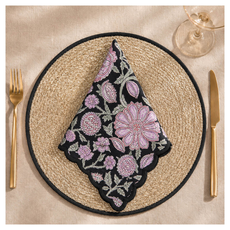 Spelt Shimmer Mats & Scalloped Napkins Set – Black