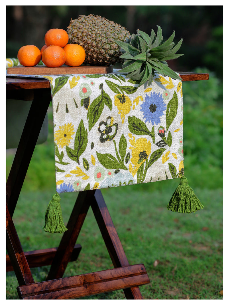 OH SPRING! Table Runner