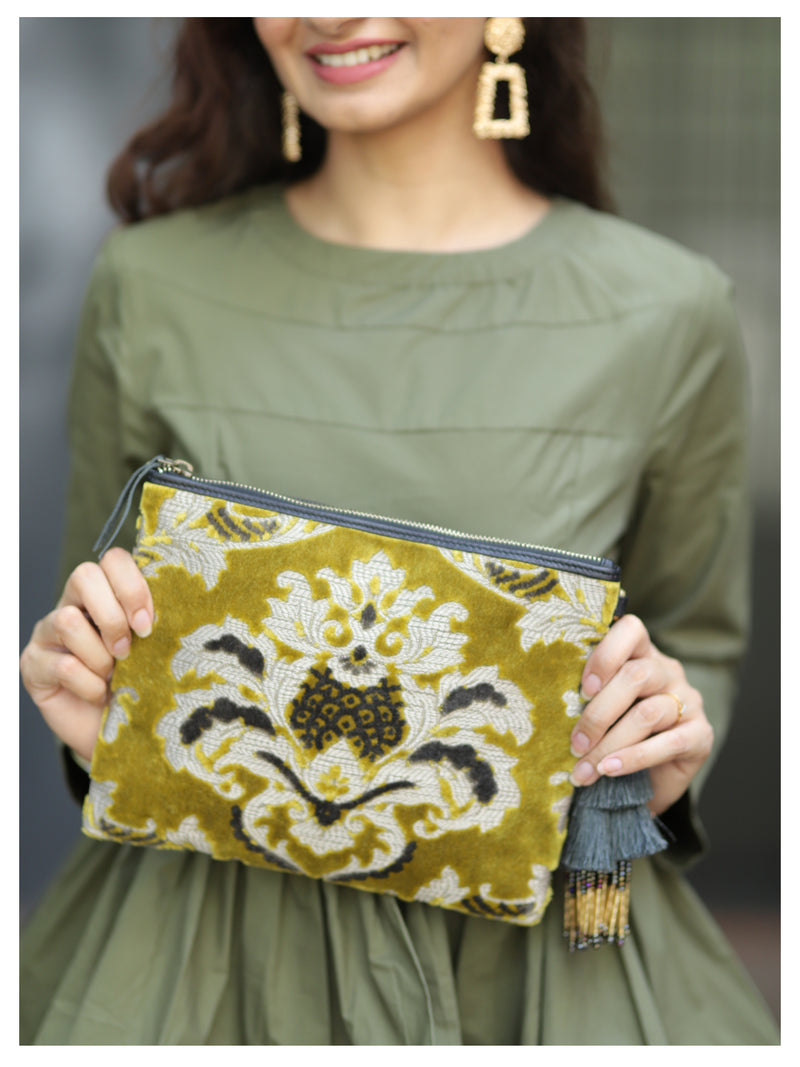 MAHARAJA Clutch - Golden Olive